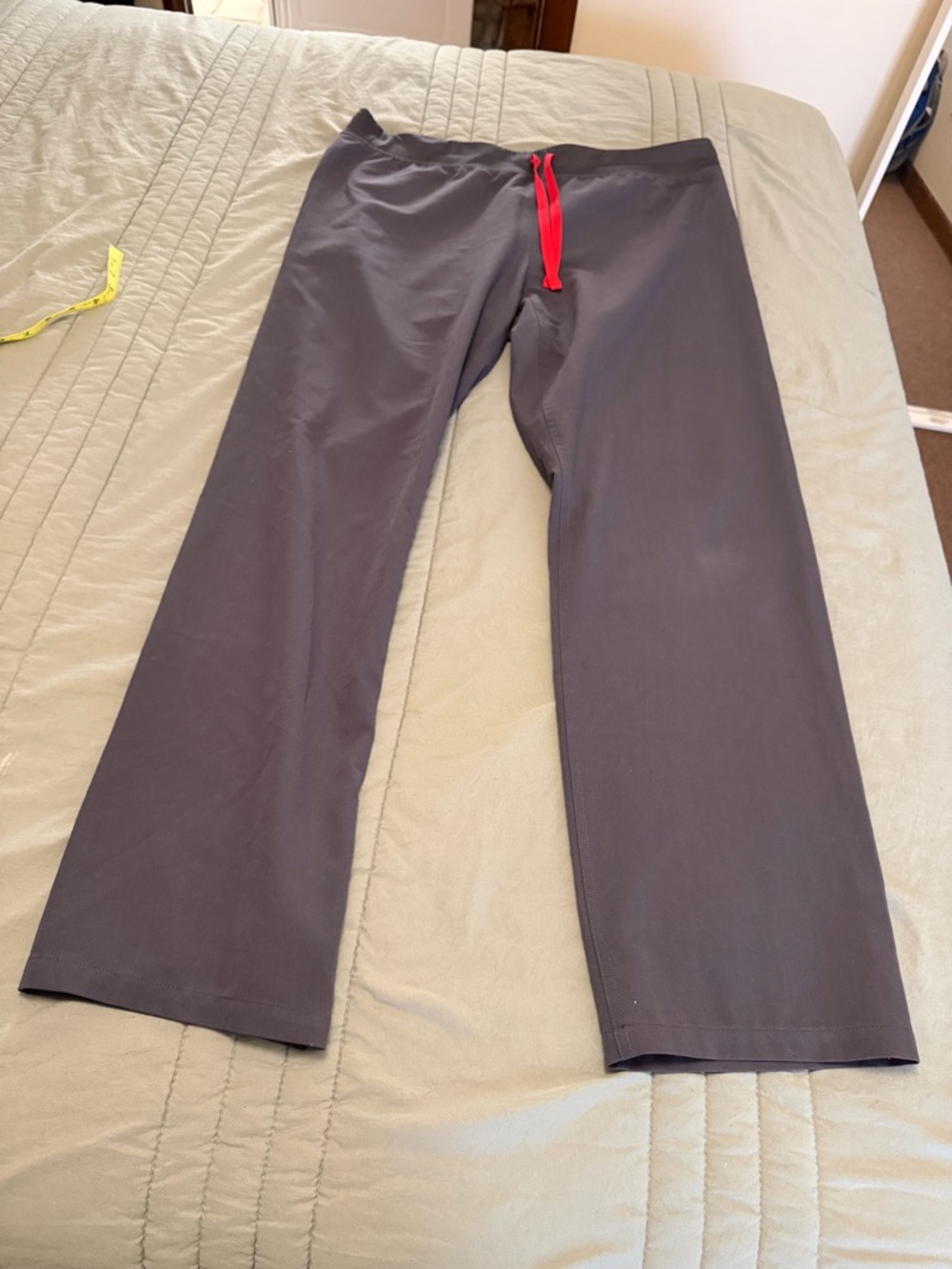 FIGS Bottoms (Size Large)